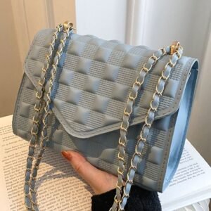 Women’s Quilted Shoulder Bag with Gold Chain Strap – Elegant Crossbody Handbag